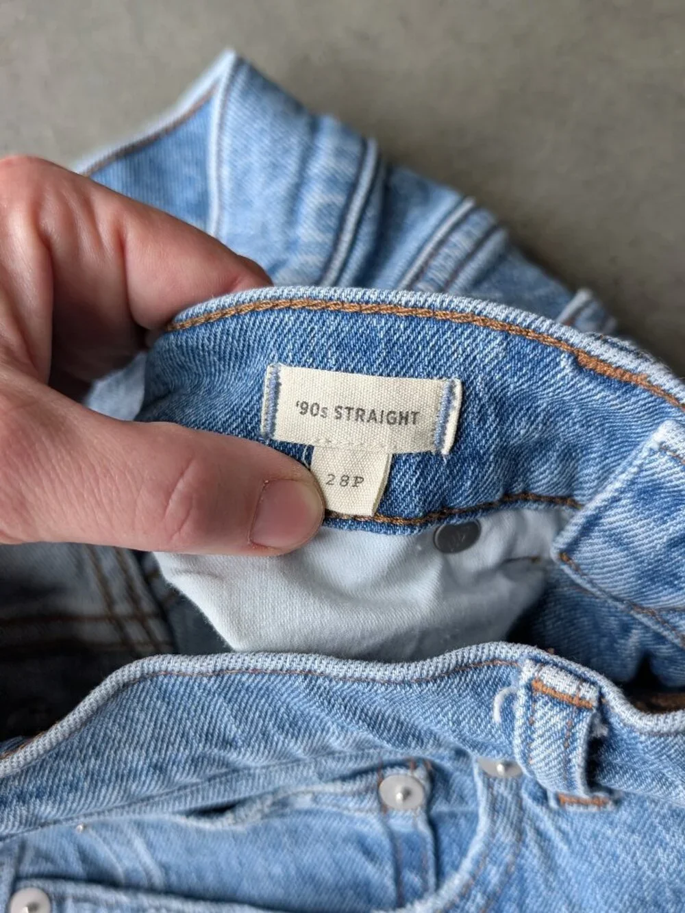 Madewell The Petite '90s Straight Jean in Rondell Wash: Crease Edition size 28P